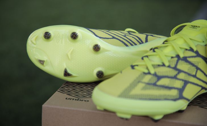 Umbro Velocita Alchemist เวโลซิต้า อัลเคมิสต์ (2) By KUBET Sport