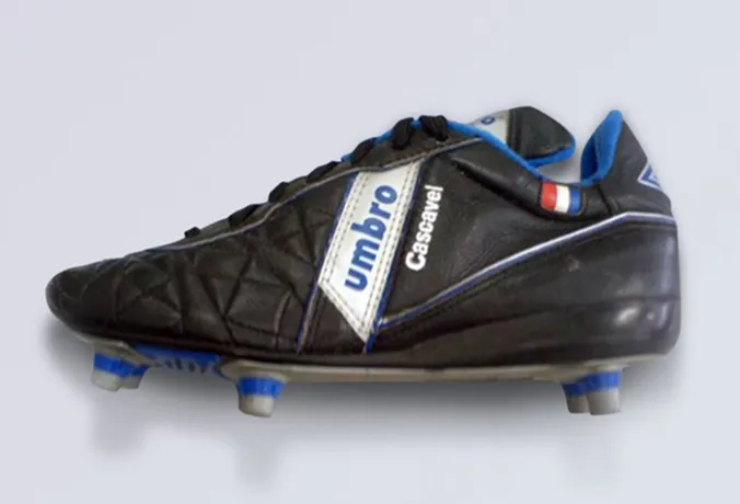 Umbro ทำรองเท้าฟุตบอลครั้งแรก ปี 1986 By KUBET Team
