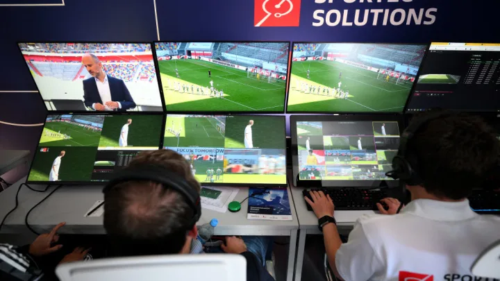 ทีมงานผู้ตัดสิน VAR - KUBET FOOTBALL