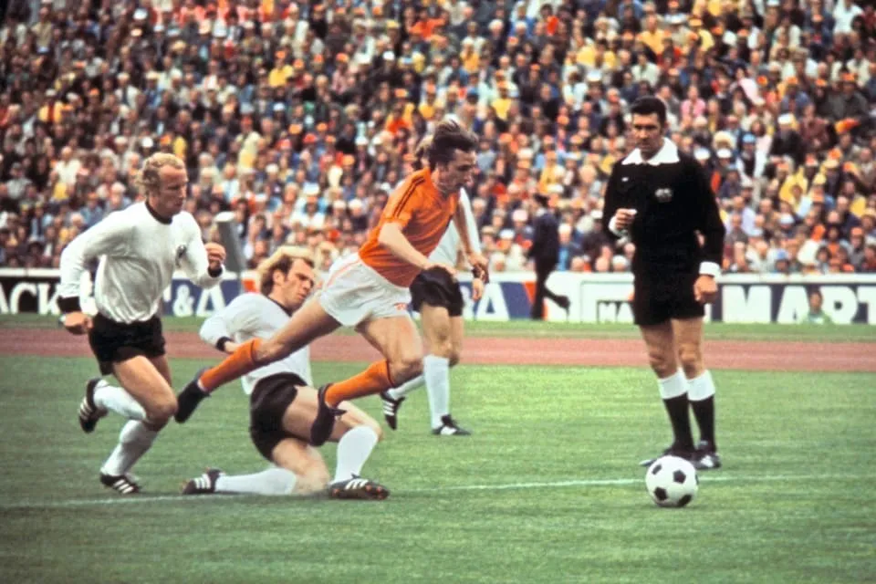 ศึกฟุตบอลโลก 1974 เนเธอร์แลนด์ VS เยอรมันตะวันตก (1-2) - KUBET