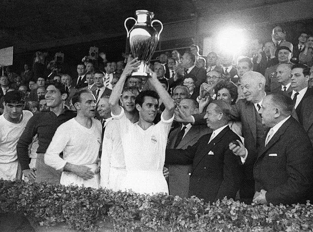 1957 European Cup Final - KUBET
