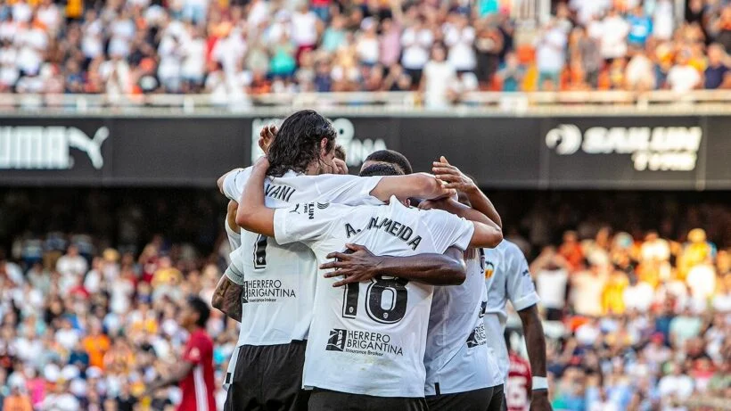 ปี 2004 สโมสรฟุตบอลบาเลนเซีย (Valencia CF) By KUBET
