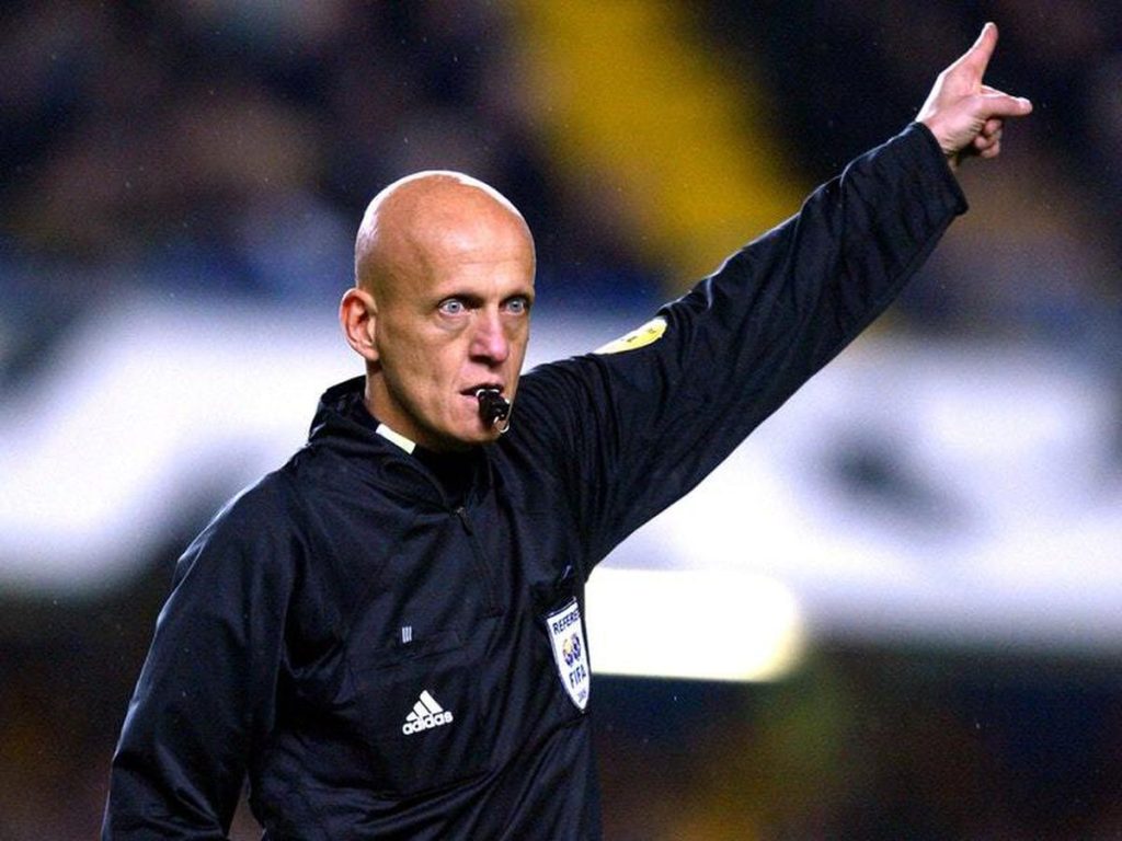ปี2002 ปีแอร์ลุยจี กอลลีนา (Pierluigi Collina) By KUBET