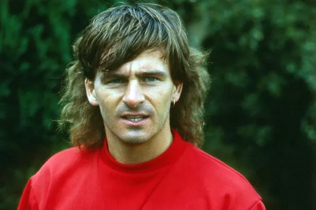 ชาร์ลี นิโคลัส (Charlie Nicholas) By KUBET