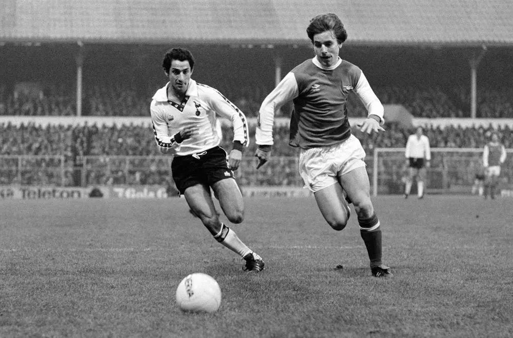 Liam Brady ทำประตูสุดคลาสสิกชนะสเปอร์ส 5-0 By KUBET