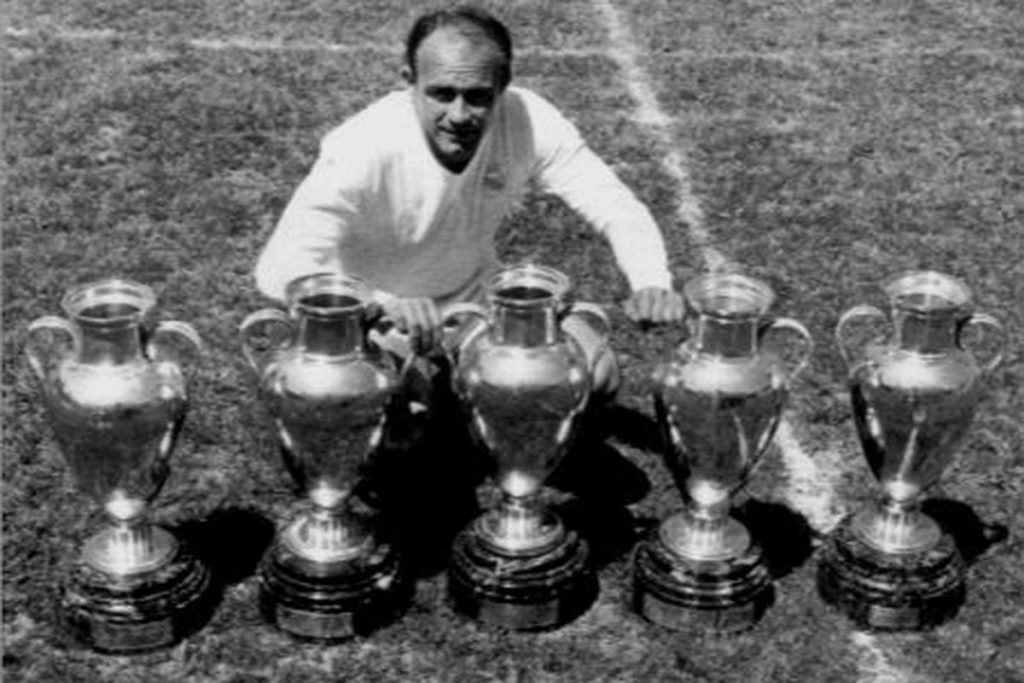 Alfredo Di Stéfano อดีตผู้เล่นของบาร์ซ่า  By KUBET