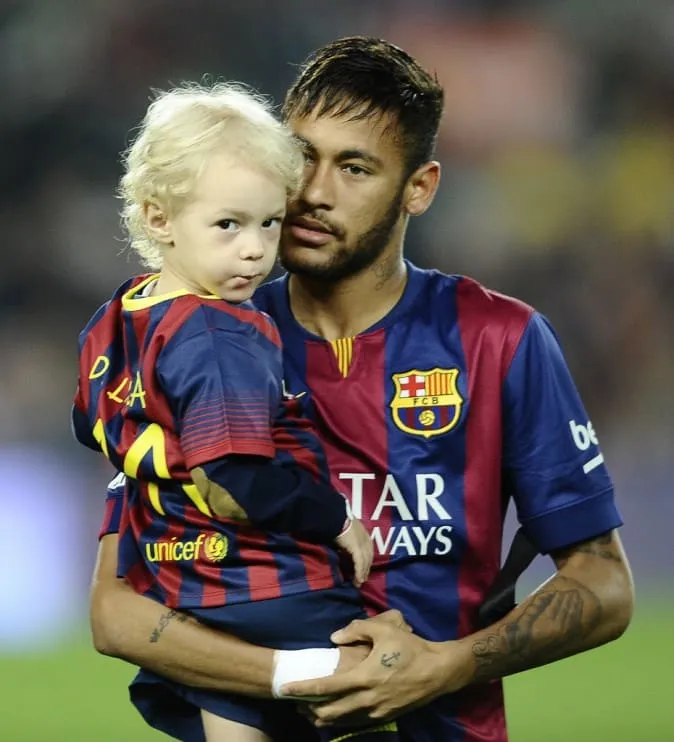 ดาวี่ ลุคก้า ลูกชายคนแรกของเนย์มาร์ - KUBET