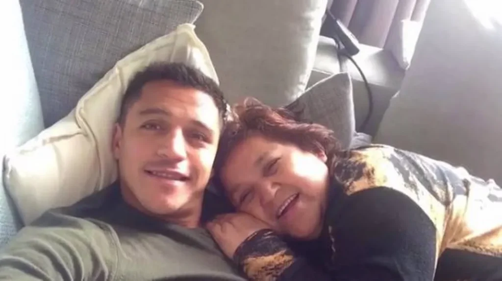 Alexis Sanchez's Mom - KUBET