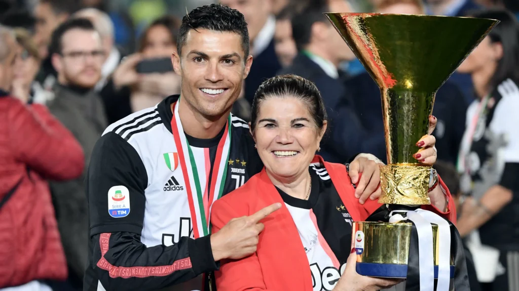 Cristiano Ronaldo's Mom - KUBET