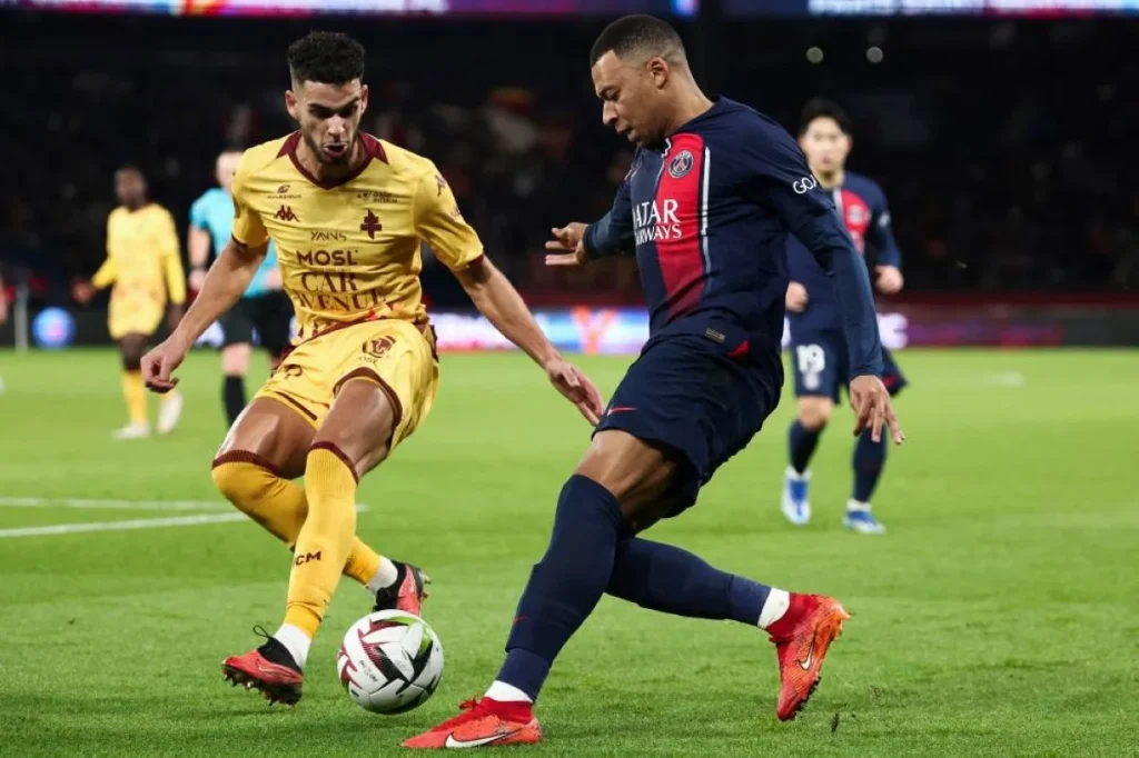 Kylian Mbappé อดีตแข้ง PSG By KUBET