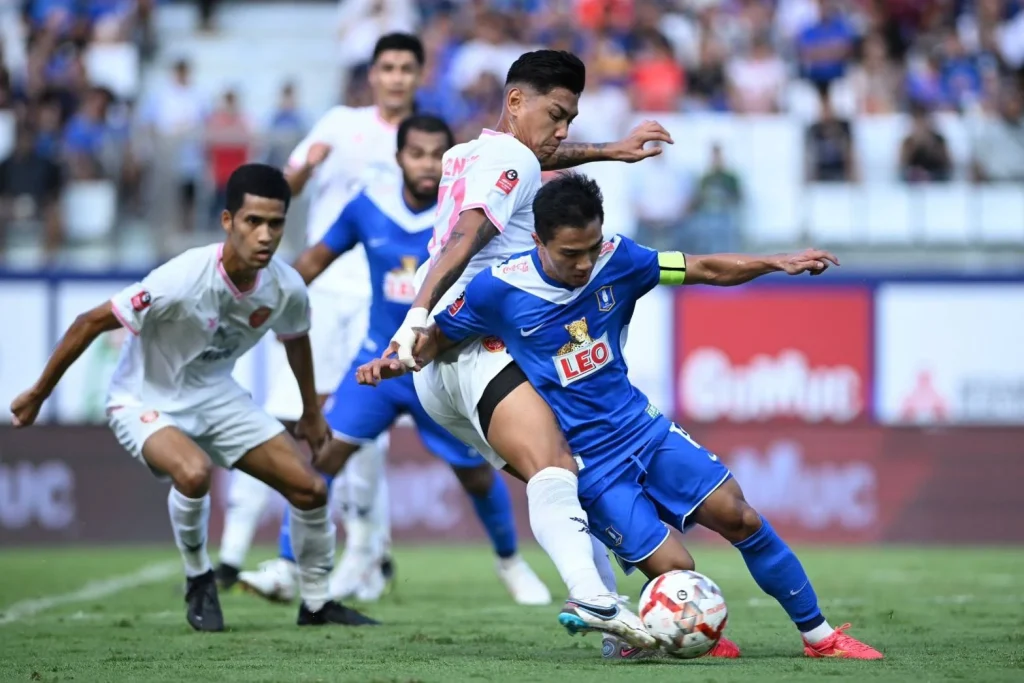 เมสซี่เจ ชนาธิป สรงกระสินธ์ ได้รับบาดเจ็บ ในนัดที่ชนะโปลิศ เทโร เอฟซี 4-2 - KUBET