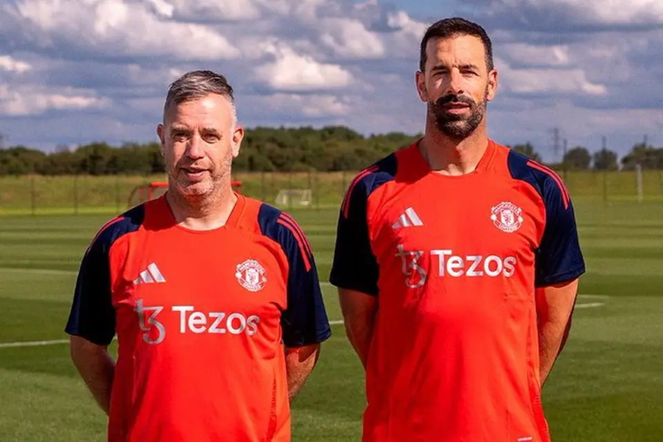 Ruud van Nistelrooy และ Rene Hake   By KUBET