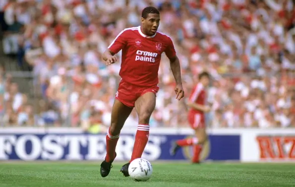 John Barnes เป็นนักเตะยอดเยี่ยมแห่งปีของ PFA By KUBET