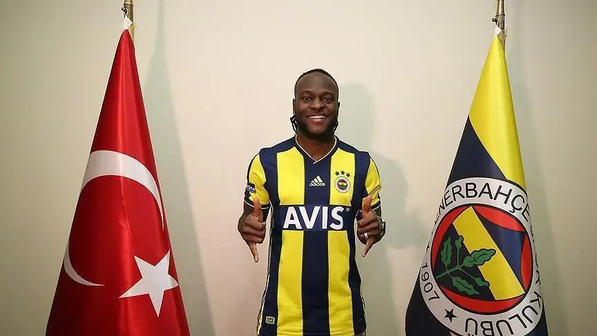 Victor Moses สวมหมายเลข 7 เมื่อเขาลงเล่นให้กับ Luton Town เป็นครั้งแรก By KUBET