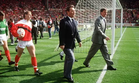 Brian Clough เป็นส่วนหนึ่งของทีมNottingham Forest ที่ไต่อันดับขึ้นสู่จุดสูงสุดของเกมในอังกฤษ By KUBET