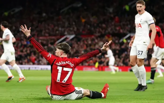 Manchester United v Tottenham Hotspur KUBET