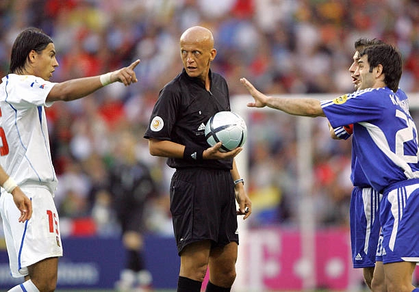 ทีมชาติกรีซก้าวสู่ตำแหน่งแชมป์ยุโรปในยูโร 2004 หลังเอาชนะโปรตุเกส 1-0